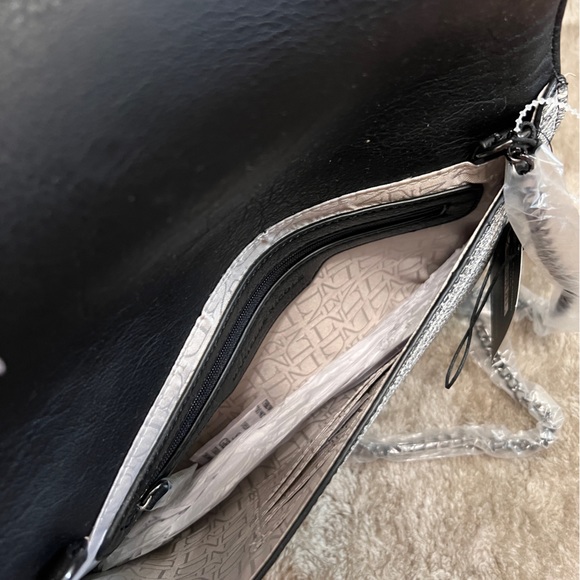 Brand new chain purse - Picture 4 of 5